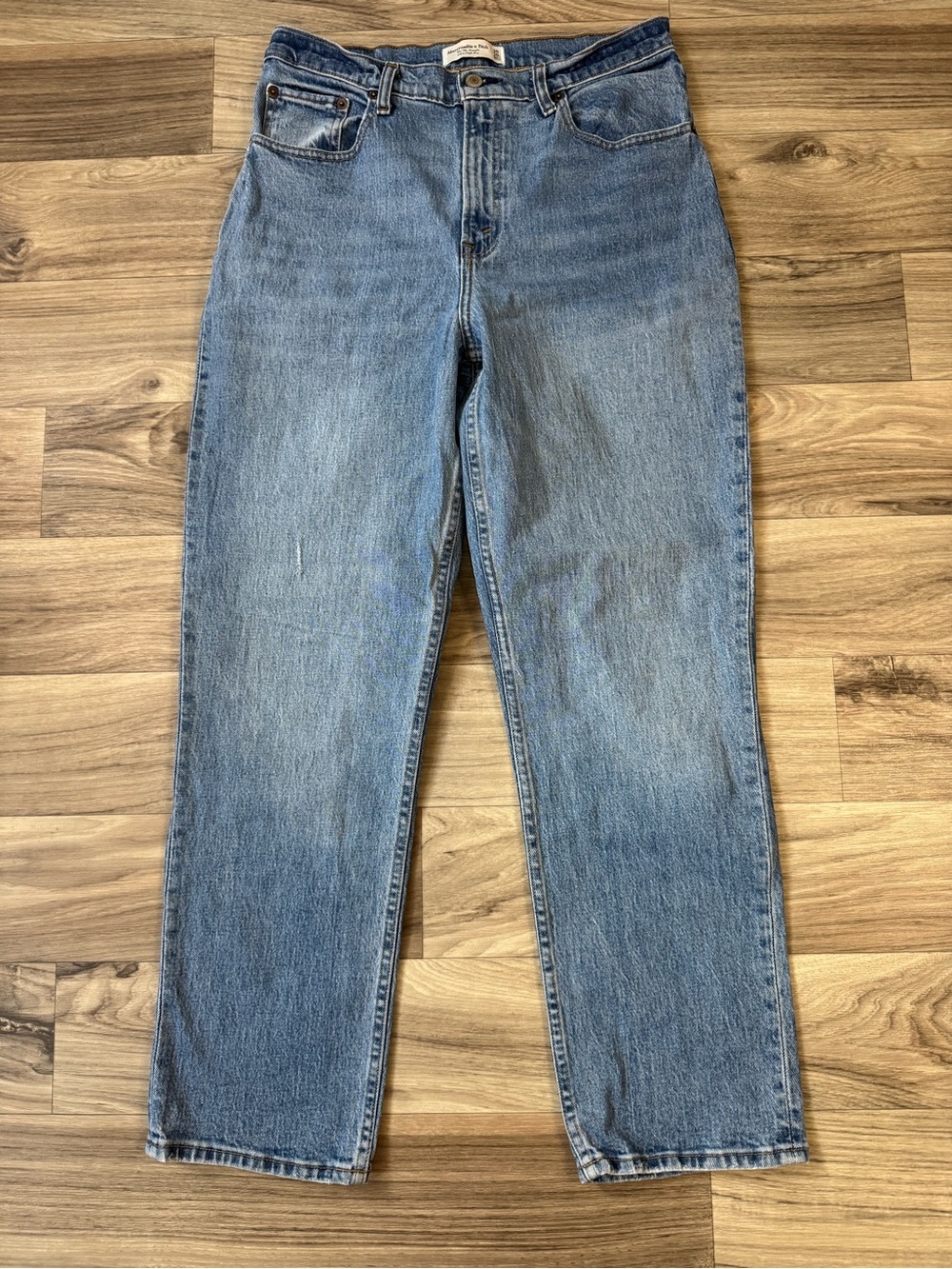Abercrombie & Fitch The '90s Straight Ultra High Rise Jean Size 30 / 10 Short